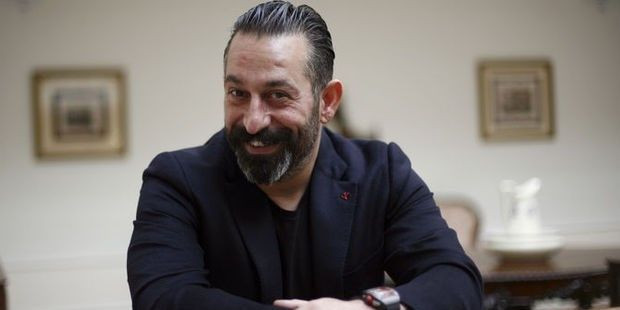 iki komedyen cem yilmaz ve kaan sekban arasinda sinirler gerildi 7 b5r1ayMe