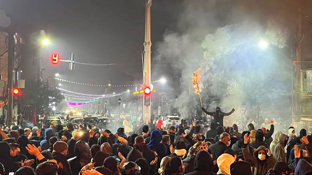 iran devrim muhafizlari iranin tum kentlerinde yonetime destek gosterileri yapilacak GrII2RdP