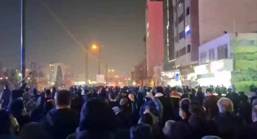 İran’da protestolar devam ediyor: Savcı ve emniyet görevlileri öldürüldü 3 iranda protestolar devam ediyor savci ve emniyet gorevlileri olduruldu 2 12O7dYlW