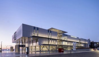 istanbul modernde cuma aksamlari neden bu kadar kalabalik UJU2d1dw