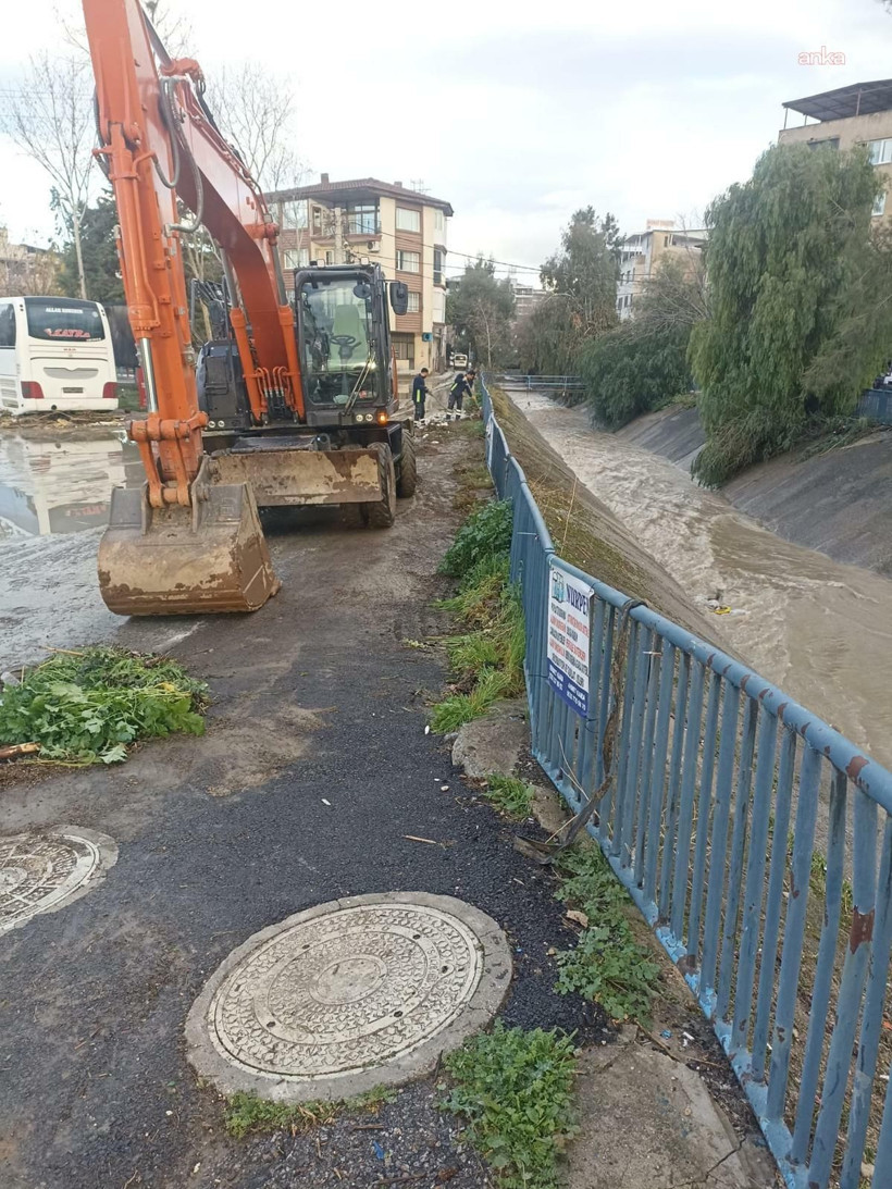 izmir buyuksehir selin izlerini siliyor 1314 personel sahada 2 FOXtluSR