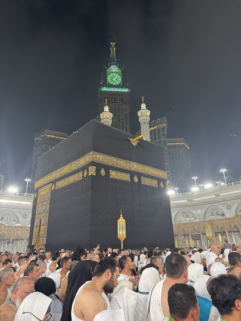 k bede tavaf coskusu binlerce musluman umre ibadetini tamamladi okcular tepesinde gozyaslari 9 pRSgKlUF