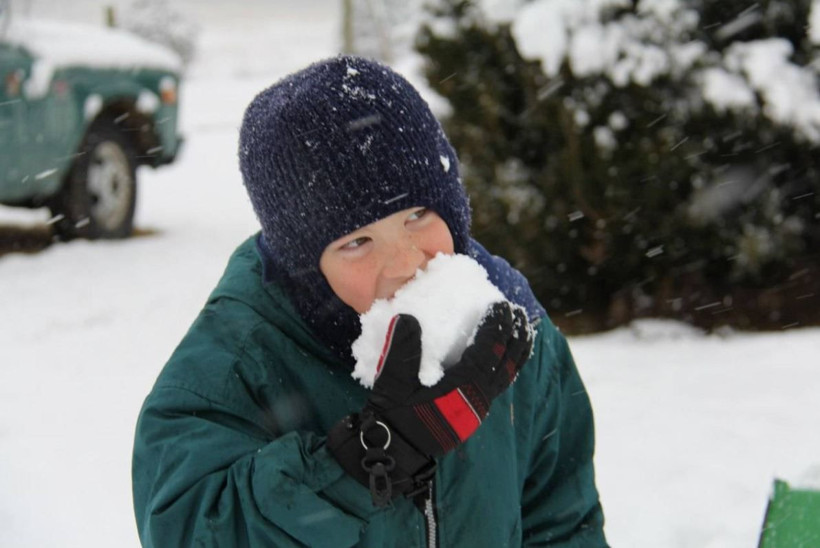 kar yiyen cocuklar aman dikkat tadi tatli ama sonucu aci uzman isim uyardi 12 cYisuDQM