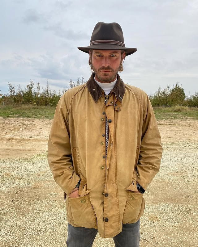 kivanc tatlitug setlere bomba gibi geri donuyor bolum basi alacagi para dudak ucuklatti 2 HDDBuqZN