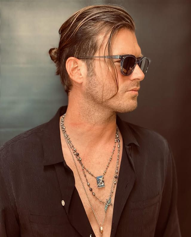 kivanc tatlitug setlere bomba gibi geri donuyor bolum basi alacagi para dudak ucuklatti 3 UrbFDRQw