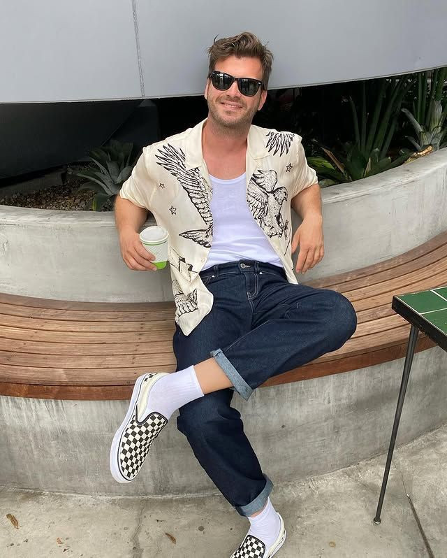 kivanc tatlitug setlere bomba gibi geri donuyor bolum basi alacagi para dudak ucuklatti 5 7m9eXw7J