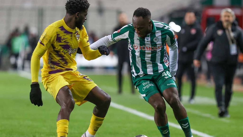 konyaspor muleka ile 1 puani kurtardi cagdas atan tribunlere gitti iSW83thp