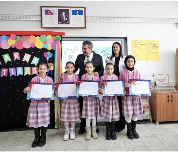 okullarda karne sevinci milyonlarca ogrenci yariyil tatiline girdi 1