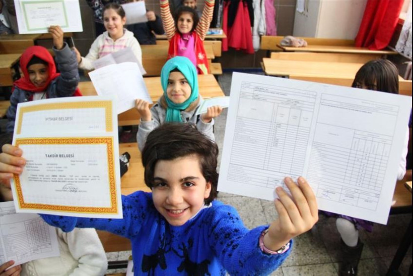 okullarda karne sevinci milyonlarca ogrenci yariyil tatiline girdi 6 6tvkTePp