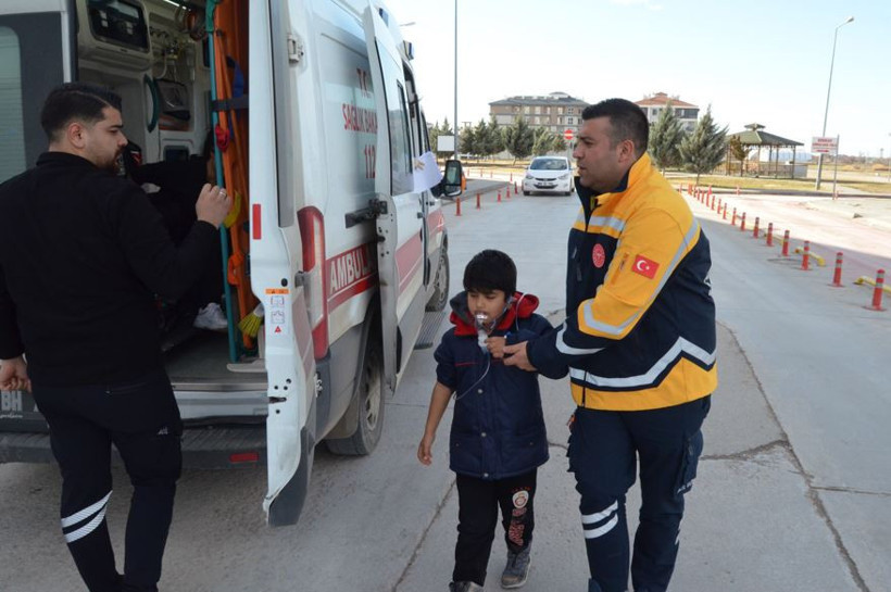 Ölümcül gaz evi sardı: 3’u çocuk 9 kişi son anda kurtarıldılar 4 olumcul gaz evi sardi 3u cocuk 9 kisi son anda kurtarildilar 3 wUsKTZig