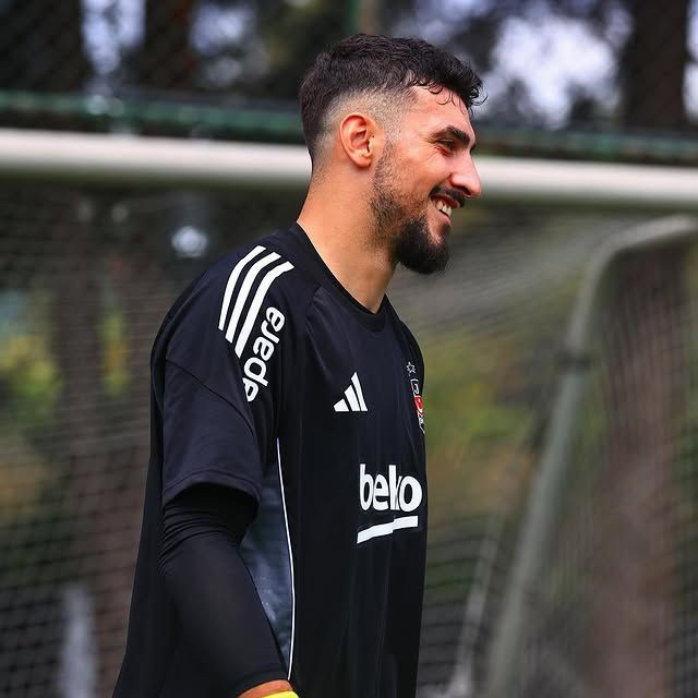 rapci cakal ile aniliyordu turku su demirelin kalbini besiktasli yildiza kaptirdigi ortaya cikti 13 D4lrHe9z