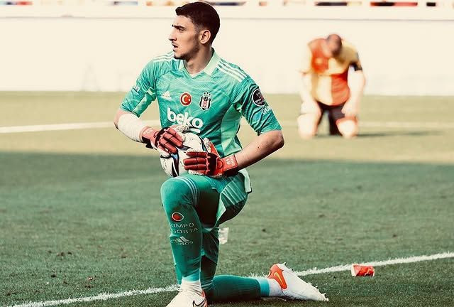 rapci cakal ile aniliyordu turku su demirelin kalbini besiktasli yildiza kaptirdigi ortaya cikti 3 nUpkwHk2