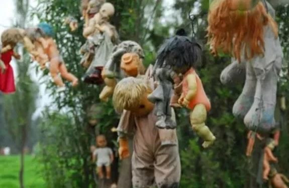 ruhlari saklayan adanin olumcul sirri bebeklerin sessiz nobeti 6 8bRDIGVq