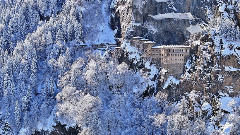 trabzonun asili cenneti sumela manastiri 2025te yarim milyonu asti vadideki gizli tapinak 9 nnWupiUG