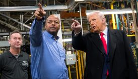 trumpa pedofil hamisi diyen isci isinden atildi isci icin 800 bin dolar bagis toplanti lOgzpFOF