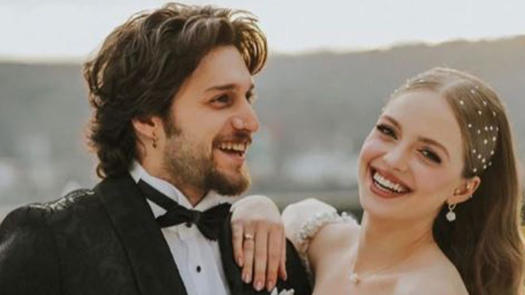 ufuk beydemirden dikkat ceken hamle yeni bir ask mi doguyor a2TL4mYH