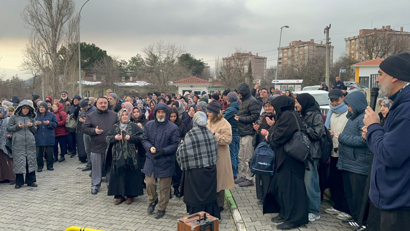 umre yolculugu basladi 45 kisilik kafile ogretmenler ogrenciler ve veliler 1 VCN7SA6L