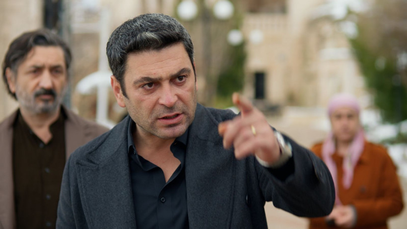 uzak sehirde yeni savas basliyor konakta nefesler tutuldu cihan resti cekti 3 MUTqlU4k