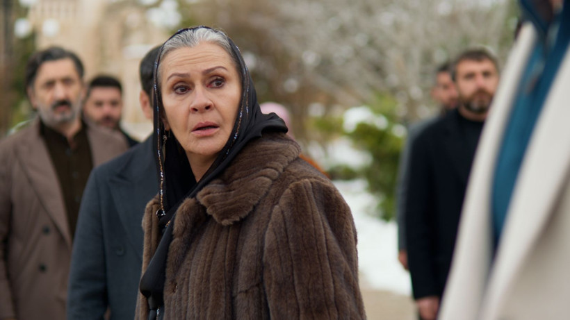 uzak sehirde yeni savas basliyor konakta nefesler tutuldu cihan resti cekti 9 JCVheFTv