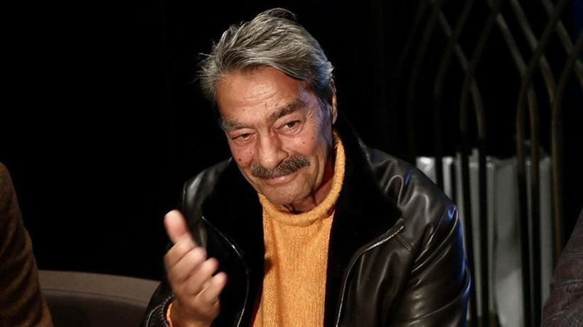 yesilcam efsanesi kadir inanir ayaga kalkti sevindirici fotograf 0 2kIU2yEO