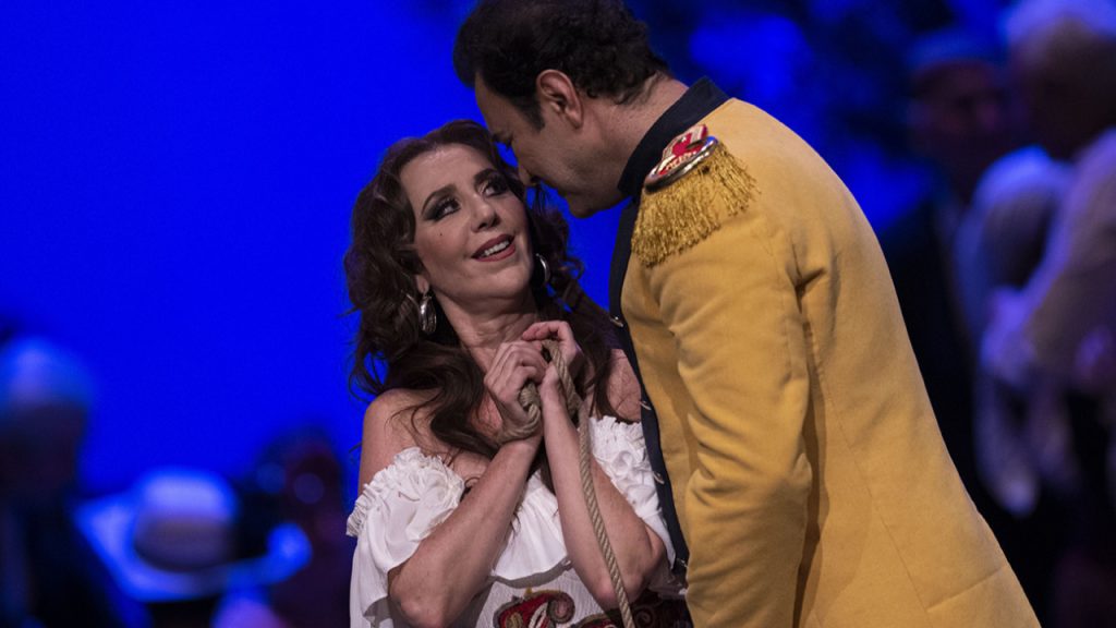 asi ruhlu carmen 12 yil sonra opera sahnesinde donuyor HKsG5VSV