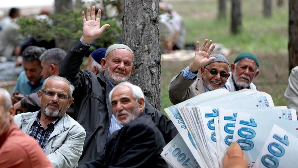 emekli bayram ikramiyesinde rakam ortaya cikti taslak mecliste hazirlaniyor uccIG1Rp