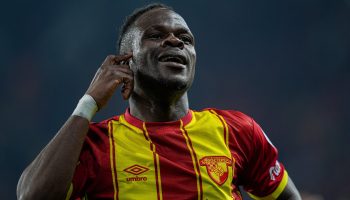 goztepe olaitanin besiktasa transfer oldugunu duyurdu iQyvYsha