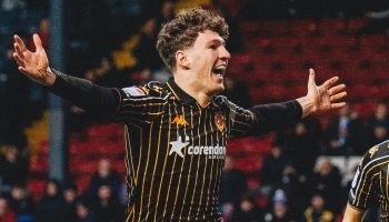 hull city liverpooldan aldigi genc forvetle blackburn roversi devirdi UFCibFwW