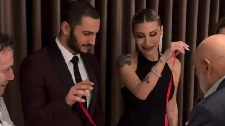 irem derici yuzugu takti mutluluga evet dedi 0 qwWh9ftI