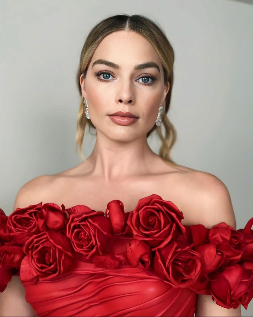 margot robbie pariste 100 karatlik elmas sovuyla goz kamastirdi 10 vfUc28UN
