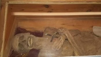 mumyalanan rahibin korkutan gizemi MxsIw6ik