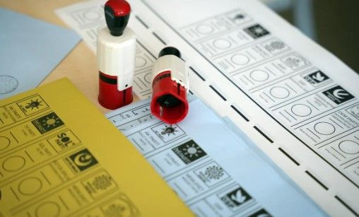 son anket memurlar ile yapildi iste bu pazar secim olsa anketinin sonuclari 4