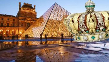 tarihin en agir darbesi louvre soygununda hasar goren napolyon taci goruntulendi U5NQwFAw