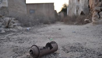 terk edilmis yer cinlerin kasabasi oldu cocuk gulusleri ve inleme sesleri neler neler FexdEKD4