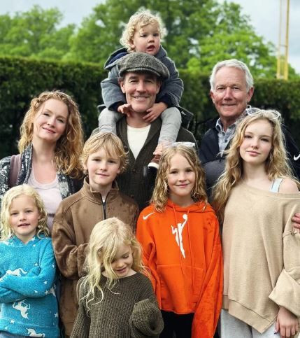 unlu oyuncunun hali yurek dagliyor alti cocuk kanser ve maddi cokus 4